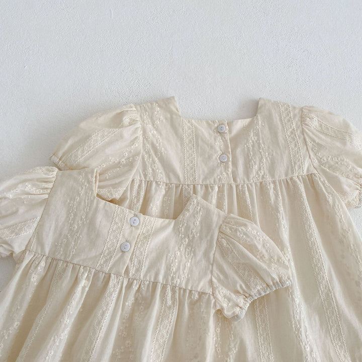小花刺繍ロンパース
