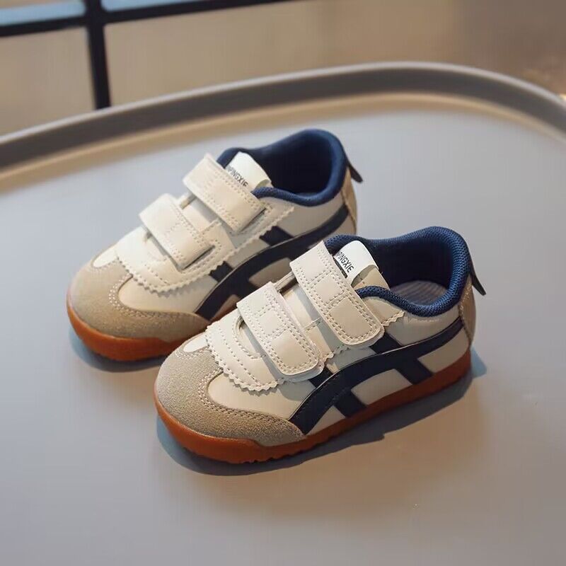 【kids】ラインデザインスニーカー