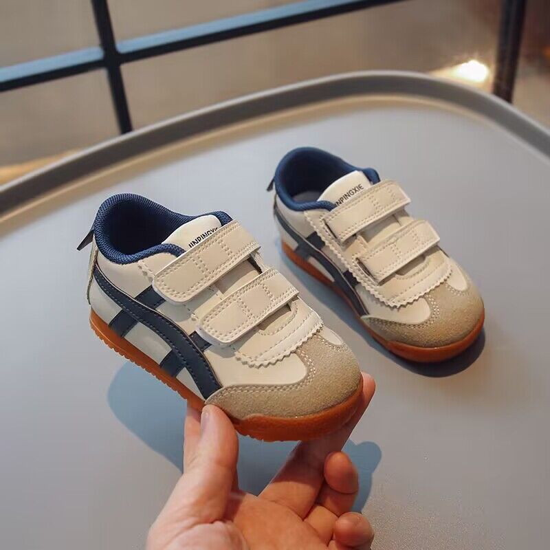 【kids】ラインデザインスニーカー