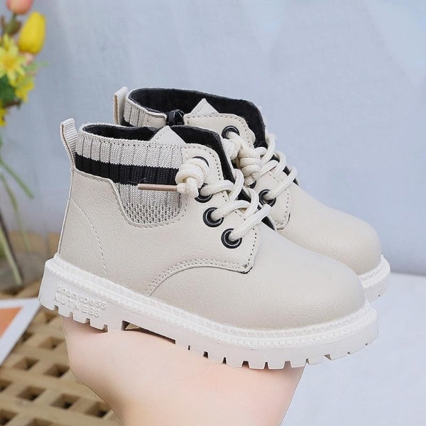 スニーカー風スノーブーツ